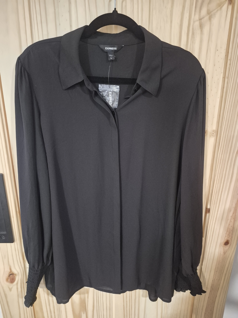 Express Black Long-Sleeve Button-Front Shirt
